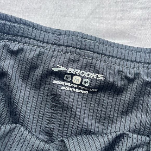 Brooks Running Shorts women’s M - Picture 2 of 5